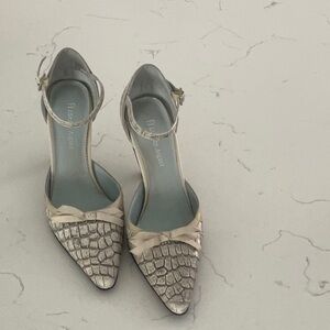 Pointed to ankle strap pointy pumps